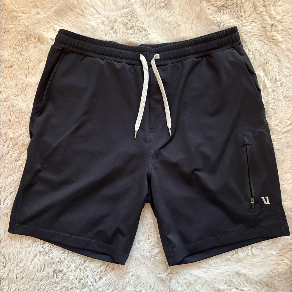 Vuori Men's Black Athletic Shorts with Zipper Pocket - Picture 1 of 6